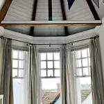 Lyme Regis Renovated Period Seaside Flat