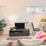 Gorgeous Boutique Flat Sleeps 2 In Lyme Regis