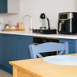 Stunning Little House, 2 Mins From Lyme Regis Beach With A Sea View To Die For. Sleeps 2, Free Parking, Small Dog Welcome.