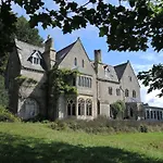 Monkton Wyld Court
