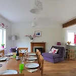 Corner Cottage