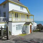 2 Harbour Heights