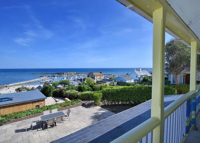 2 Harbour Heights