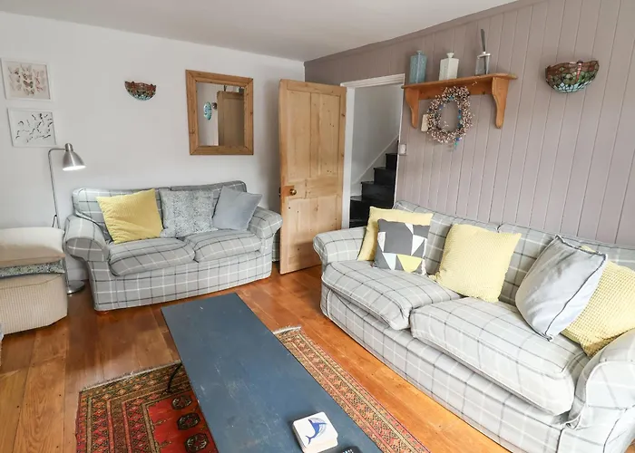 Coombe Street Cottage