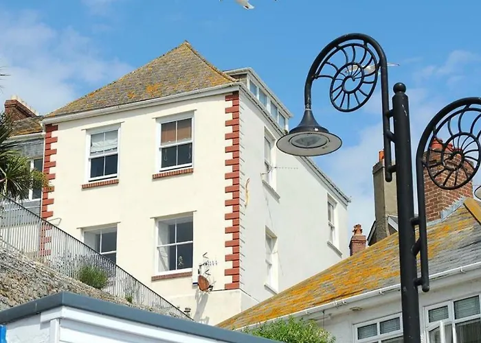 1 Pyne House