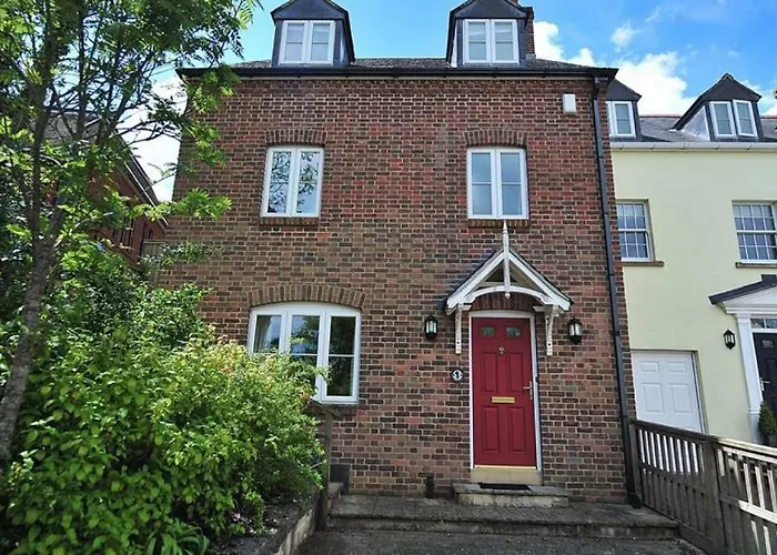 1 Woodroffe Meadow