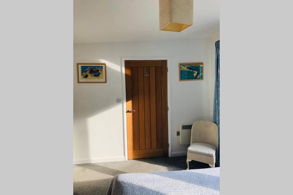 The Annex. A Self-catered Seaside Annex. * Lyme Regis