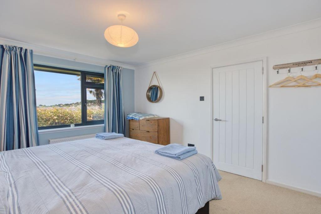 Pass The Keys Stunning In - Sleeps 8 Holiday home