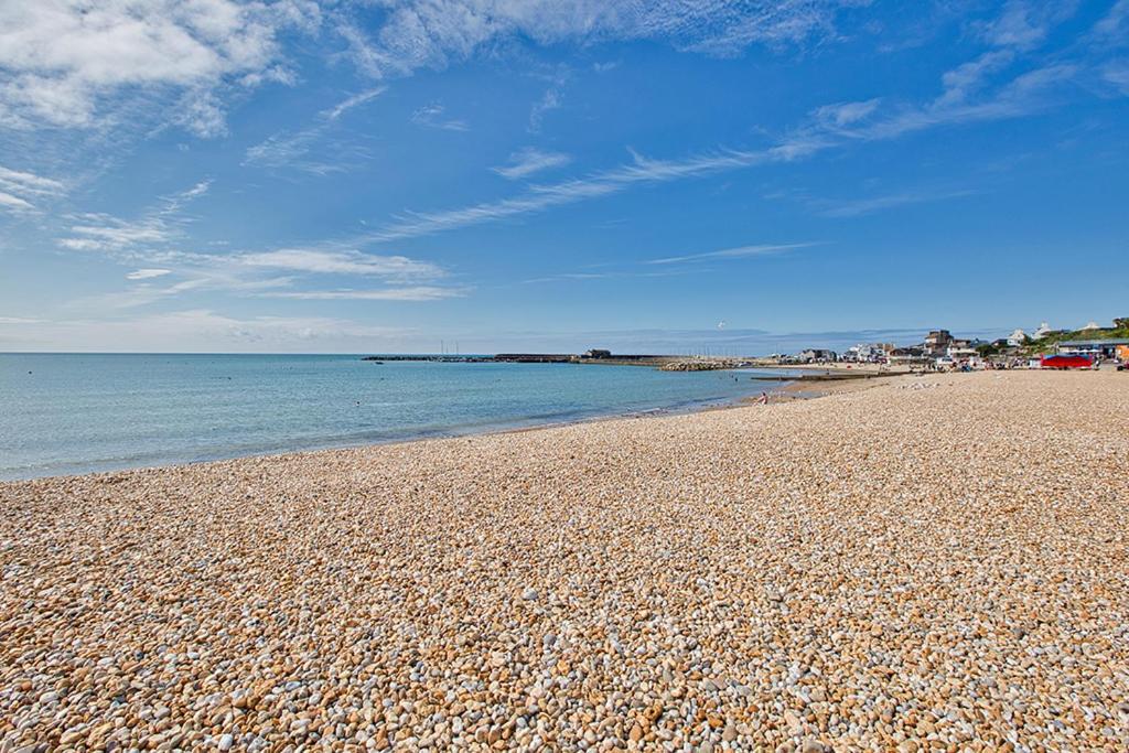 Pass The Keys Stunning In - Sleeps 8 * Lyme Regis