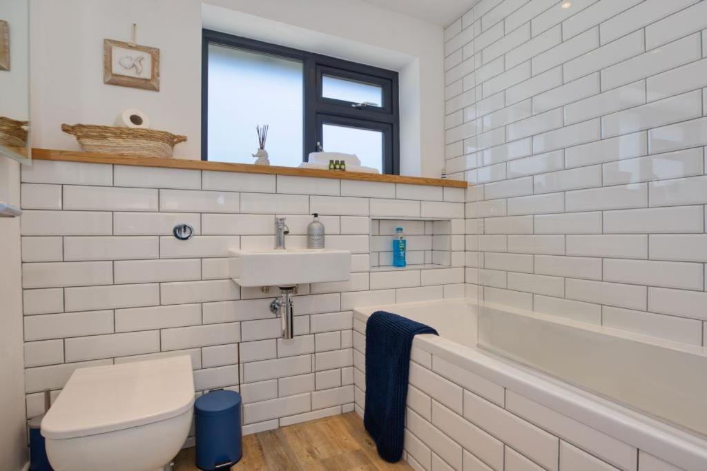 Pass The Keys Stunning In - Sleeps 8 Holiday home