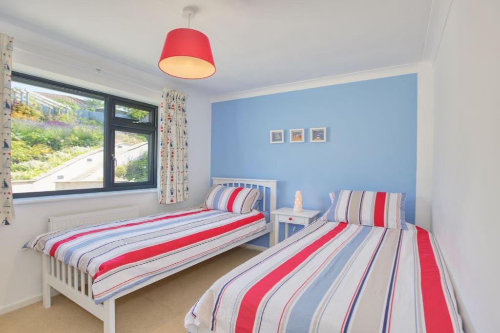 Pass The Keys Stunning In - Sleeps 8 Holiday home *