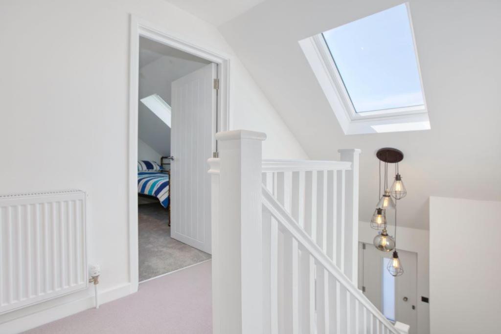 Pass The Keys Stunning In - Sleeps 8 Holiday home *