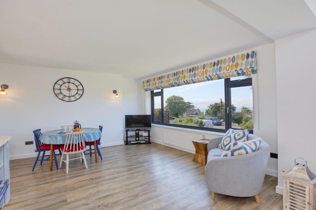 Pass The Keys Stunning In - Sleeps 8 *