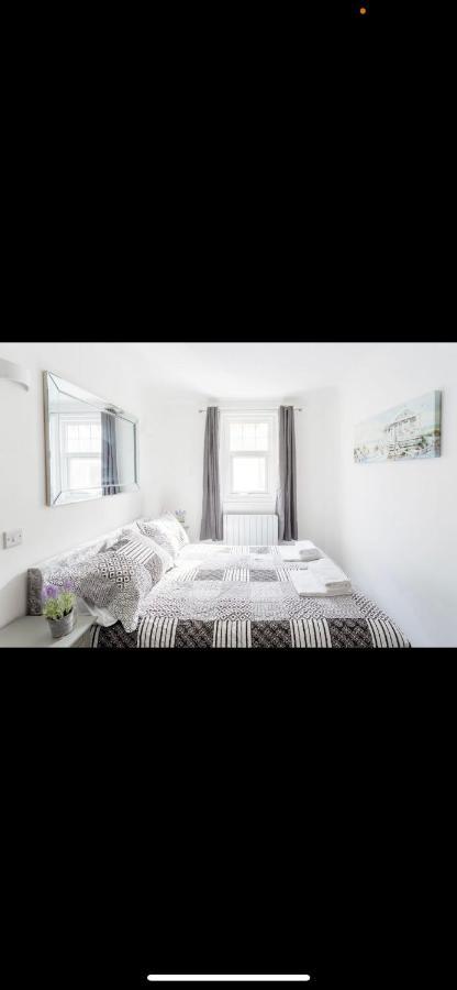 Driftwood Luxury * Lyme Regis