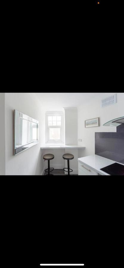 Driftwood Luxury * Lyme Regis