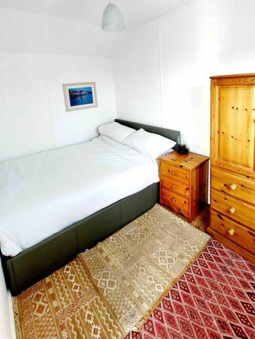 Sea Forever: Coastal With Harbor Views In Lyme Holiday home Lyme Regis