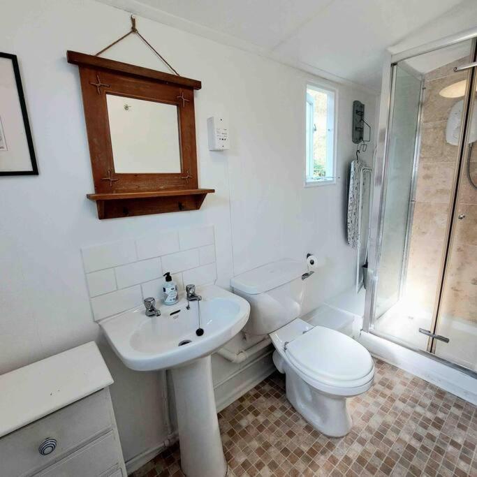 Holiday home Sea Forever: Coastal With Harbor Views In Lyme