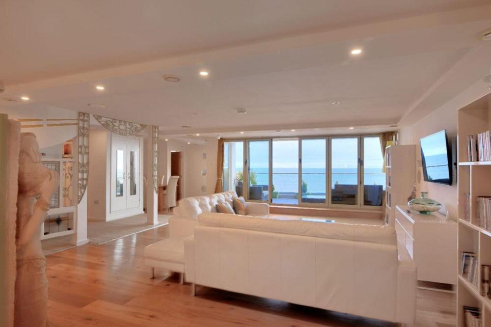 Largigi Offering Two Amazing Panoramic Sea Front * Lyme Regis