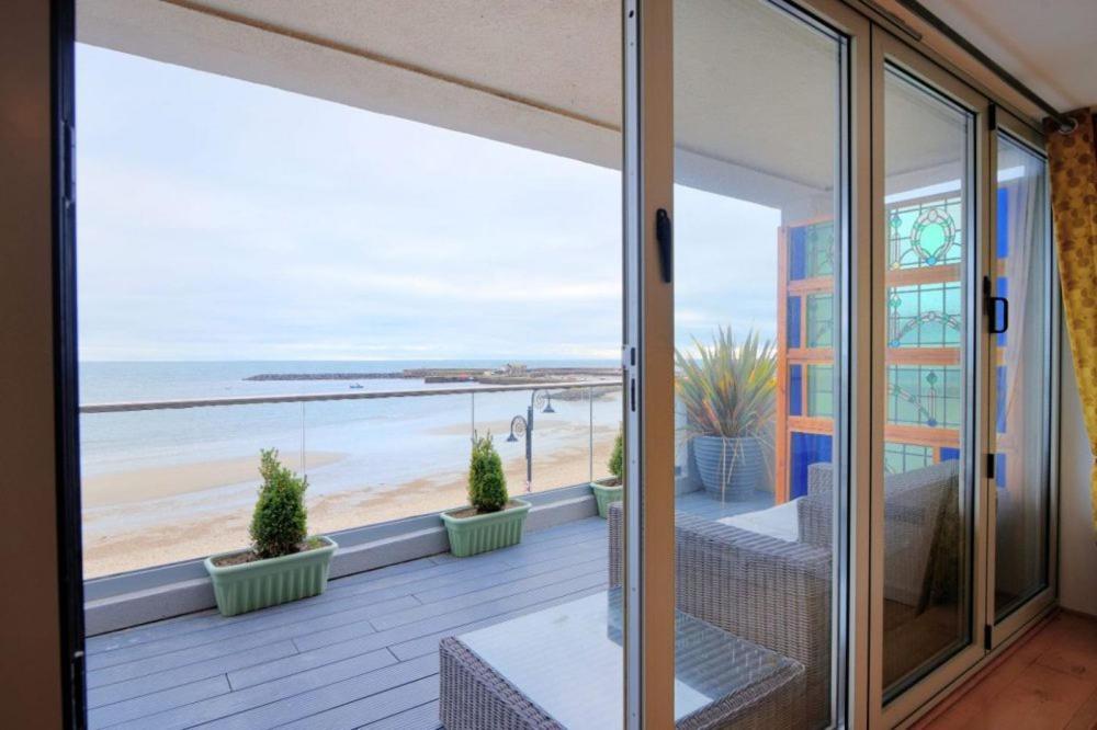Largigi Offering Two Amazing Panoramic Sea Front Apartment Lyme Regis