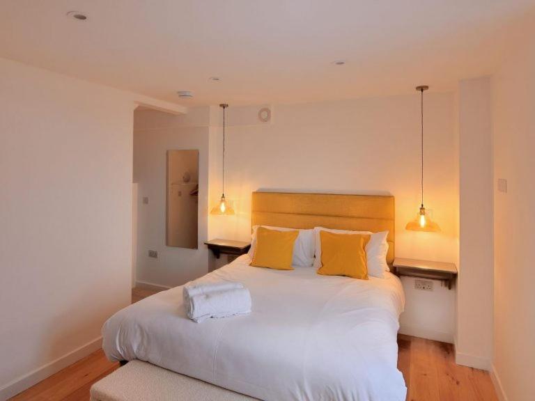 Largigi Offering Two Amazing Panoramic Sea Front Apartment