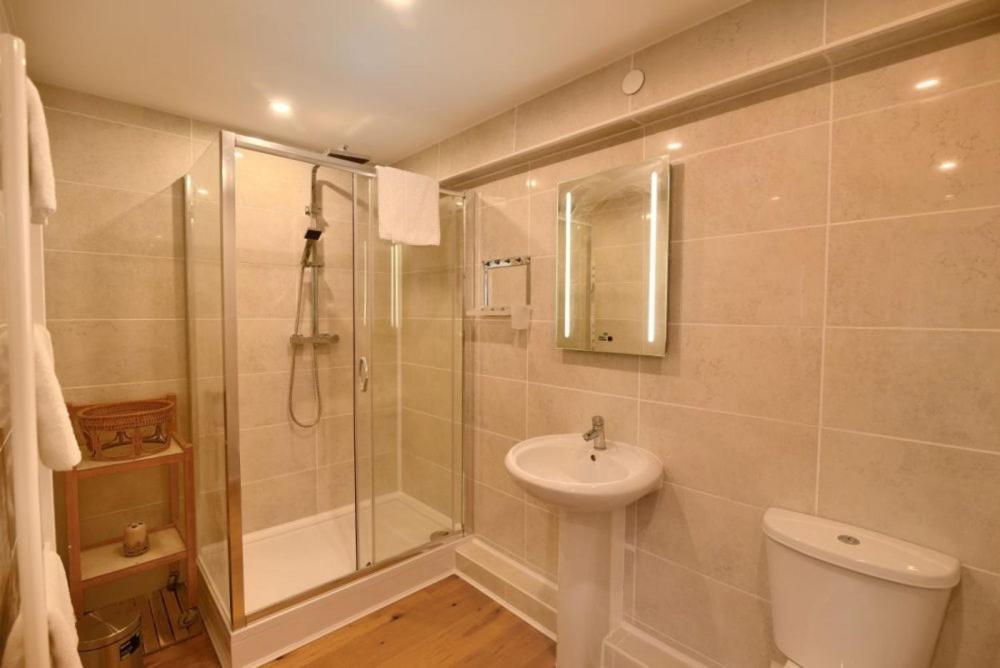 Largigi Offering Two Amazing Panoramic Sea Front Apartment *