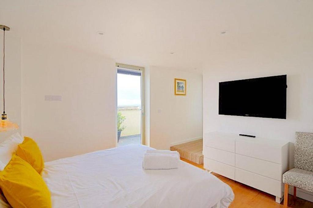 Largigi Offering Two Amazing Panoramic Sea Front Apartment Lyme Regis