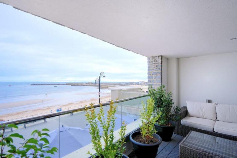 Apartment Largigi Offering Two Amazing Panoramic Sea Front Lyme Regis
