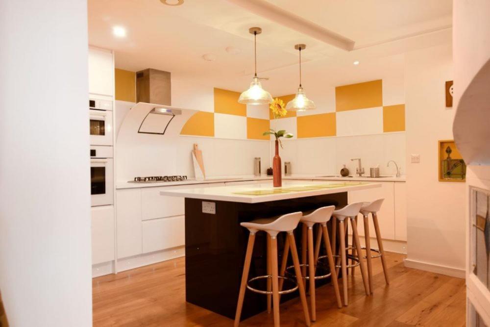 Largigi Offering Two Amazing Panoramic Sea Front * Lyme Regis