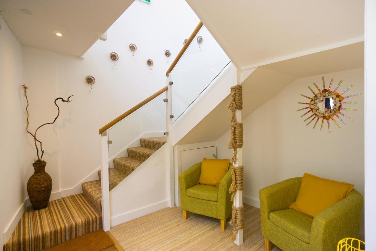 Largigi Rooms, Close To The And Town Centre, Parking Available *