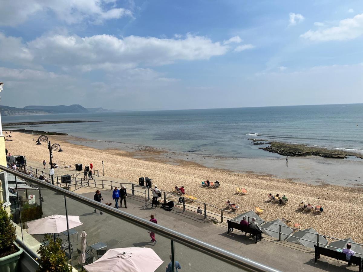Largigi Offering Two Amazing Panoramic Sea Front Apartment