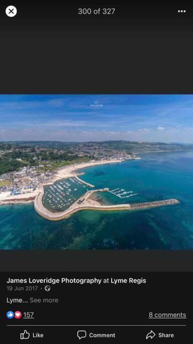 Large Which Is About Location, Location , Location ! Lovely Comfortable 2 Bedroom Flat Which Is Spacious And One Of The Value Of Size So Close To The Sea , Beaches And Restaurants 1 Min To The Sea ! * Lyme Regis
