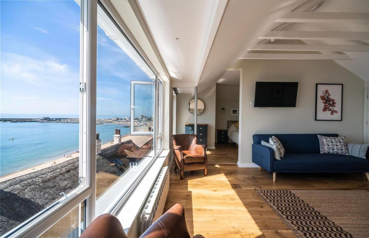 Apartment 3 Way House