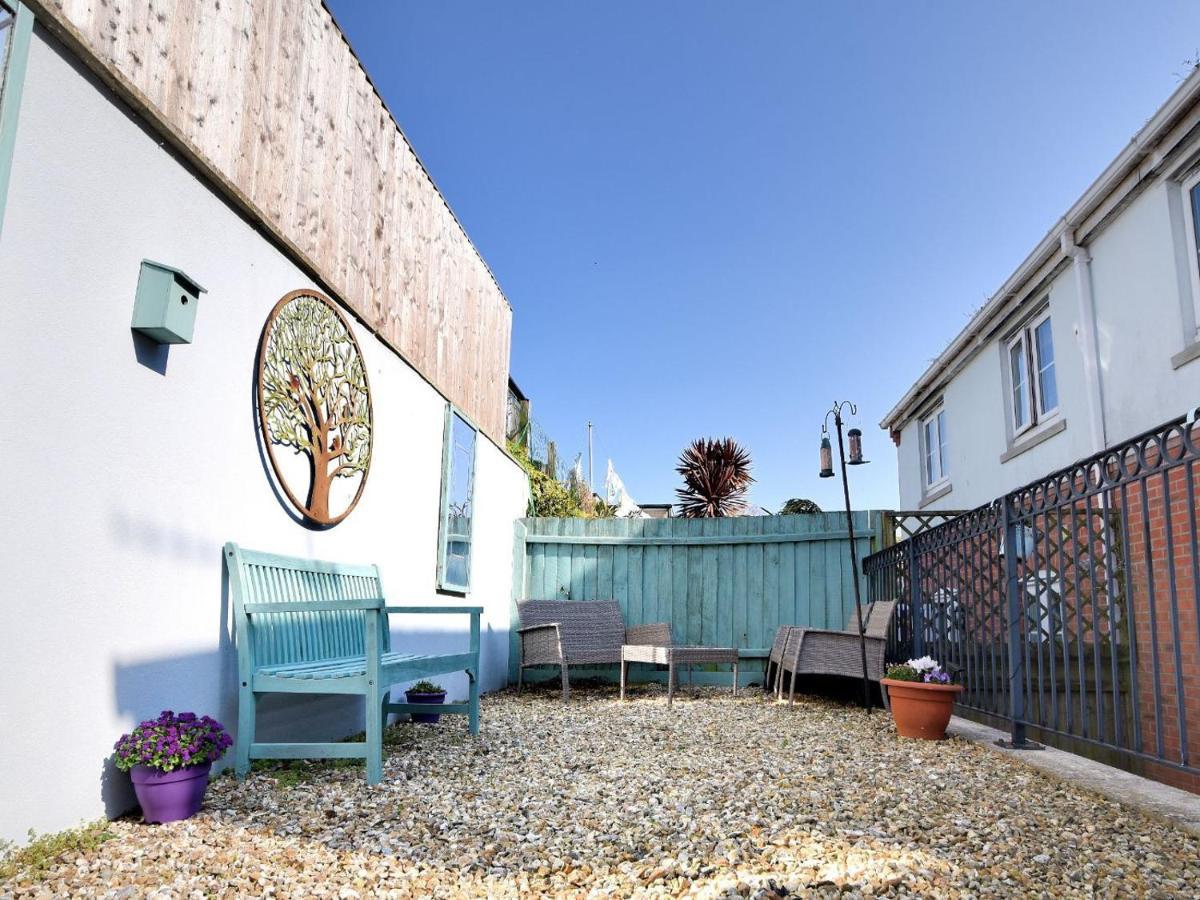 Holiday home Anning's View *