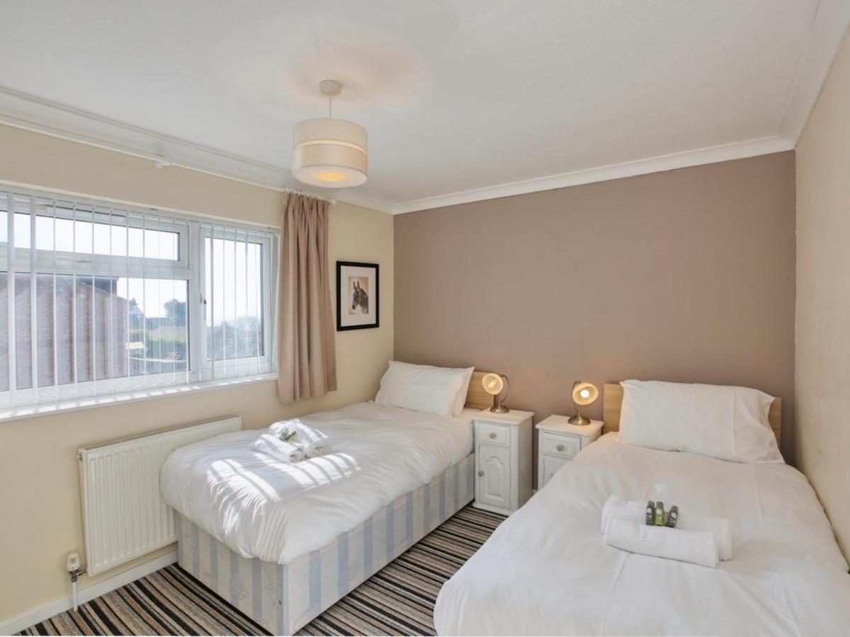Casa de férias Pass The Keys Great Place To In Lovely Sleeps 4 Lyme Regis