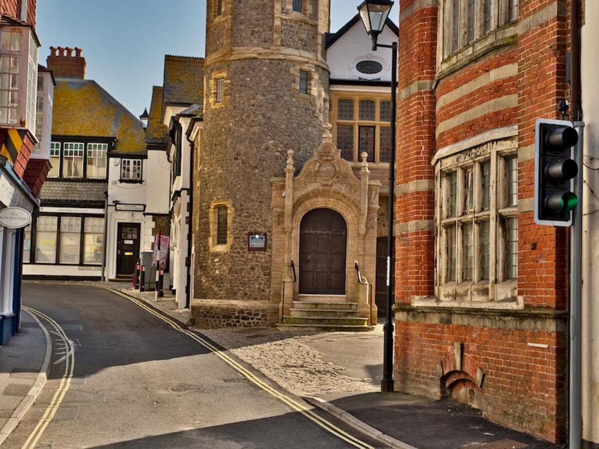 Casa de férias Pass The Keys Great Place To In Lovely Sleeps 4 Lyme Regis