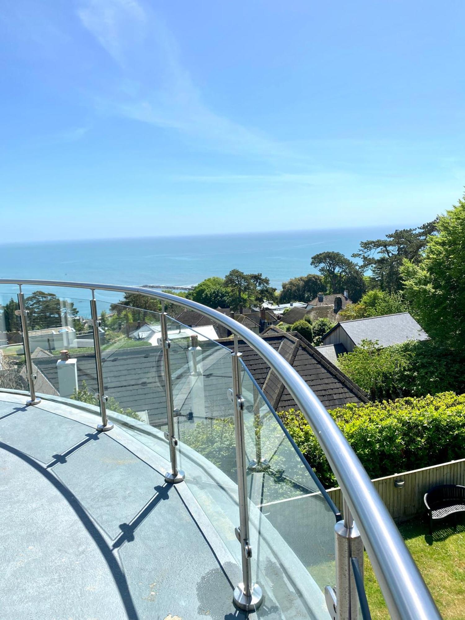 Bay View Veranda: Lyme's 3-story Coastal Retreat