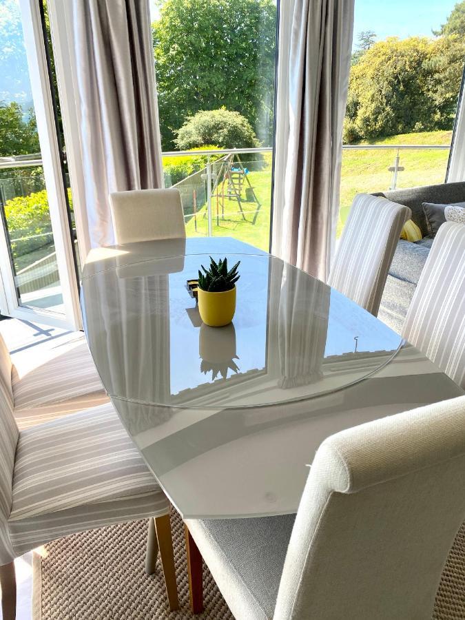 Bay View Veranda: Lyme's 3-story Coastal Retreat