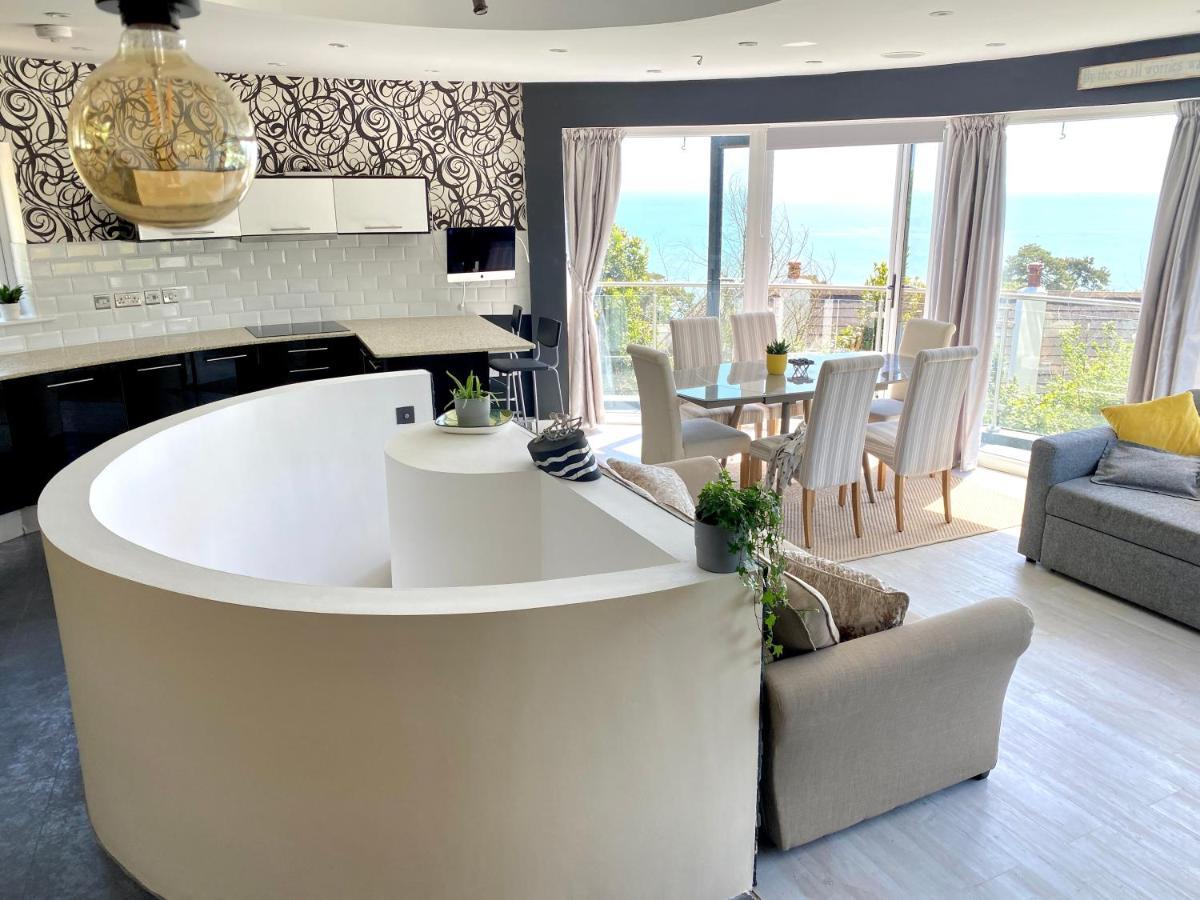 Bay View Veranda: Lyme's 3-story Coastal Retreat Lyme Regis