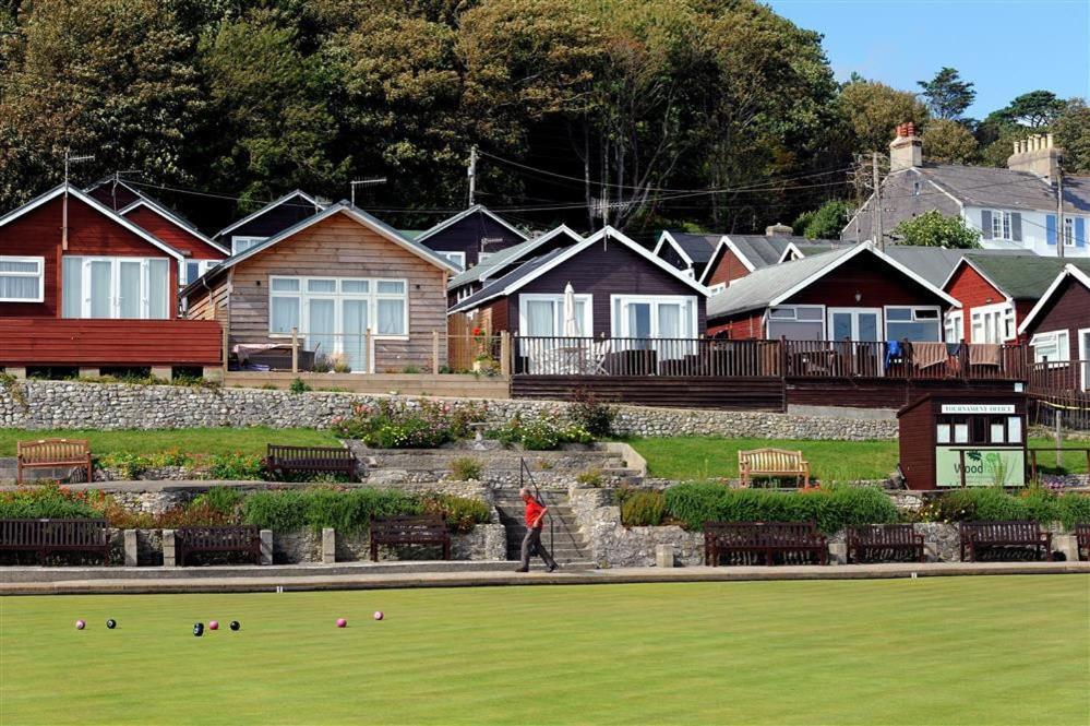 8 Bowling * Lyme Regis