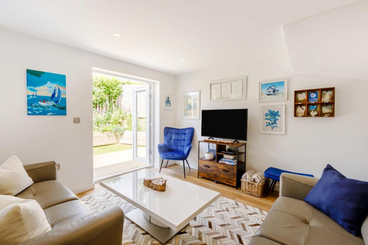 6 Chatterton Mews * Lyme Regis