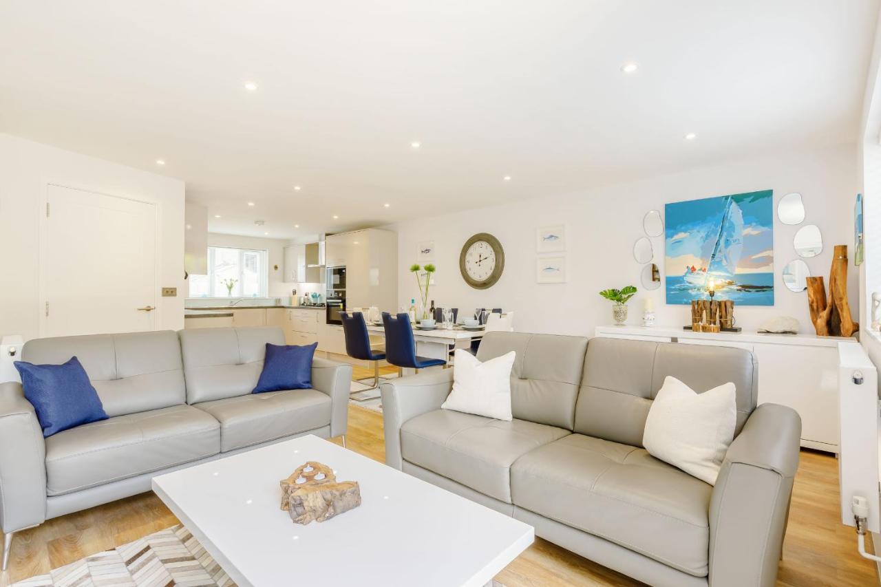 6 Chatterton Mews Lyme Regis