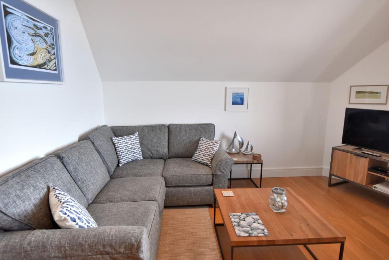 Apartment 5 Coram Tower *