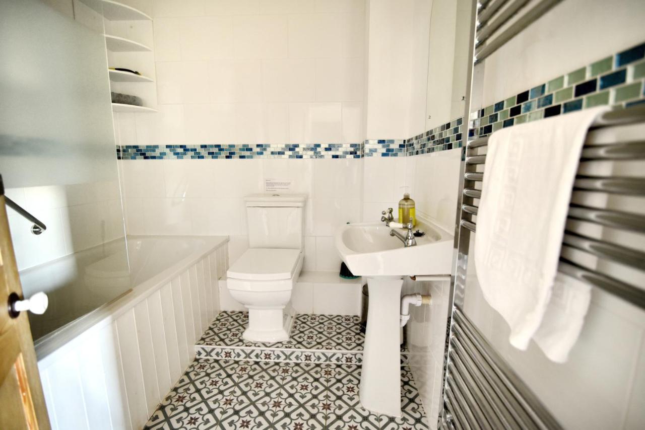 1 Cobb View Apartment