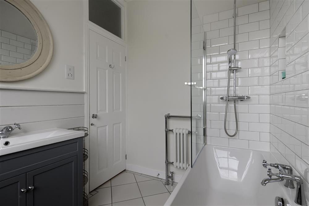 2 Woodville Apartment Lyme Regis