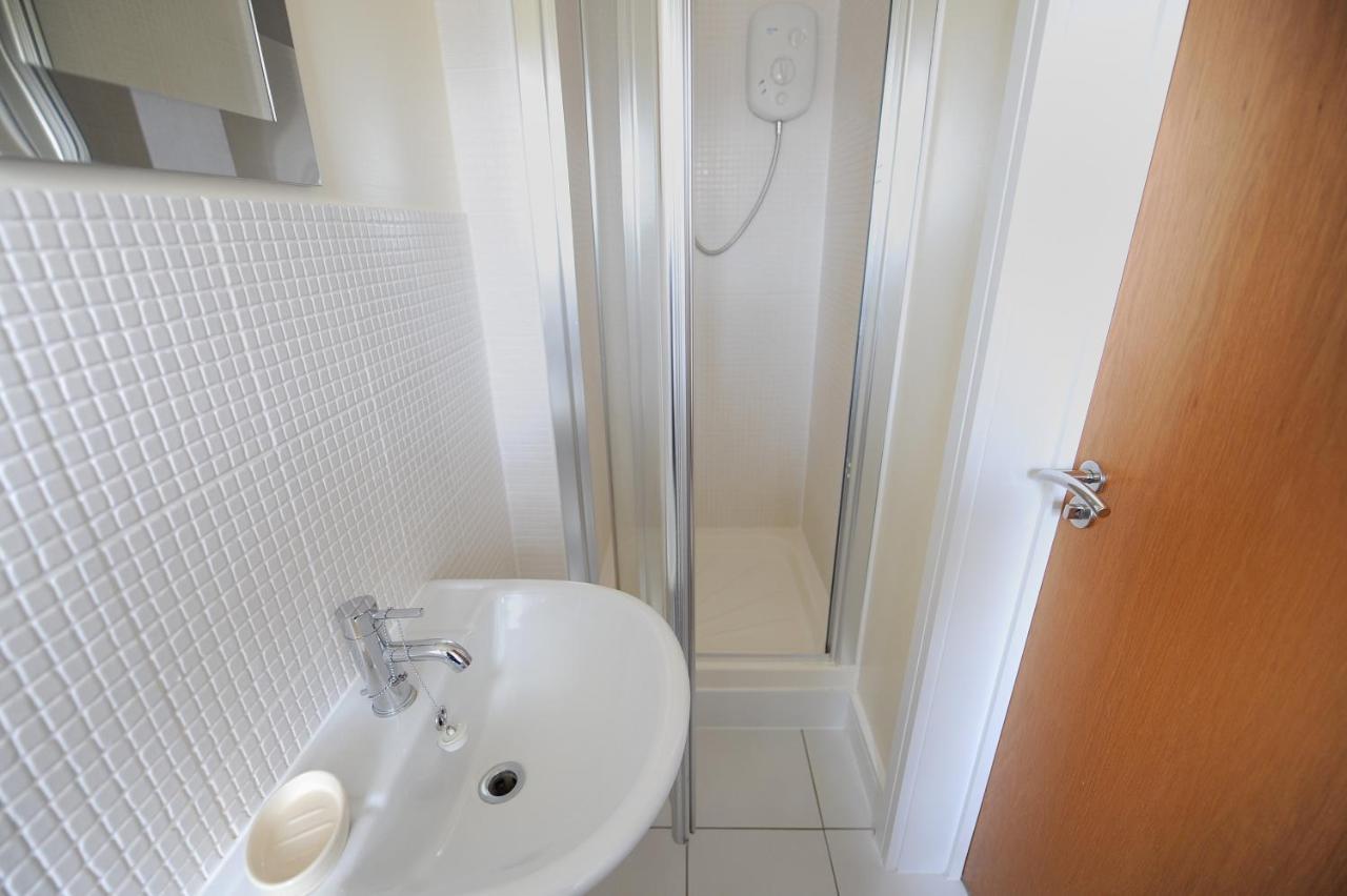 Apartment 7 Coram Tower