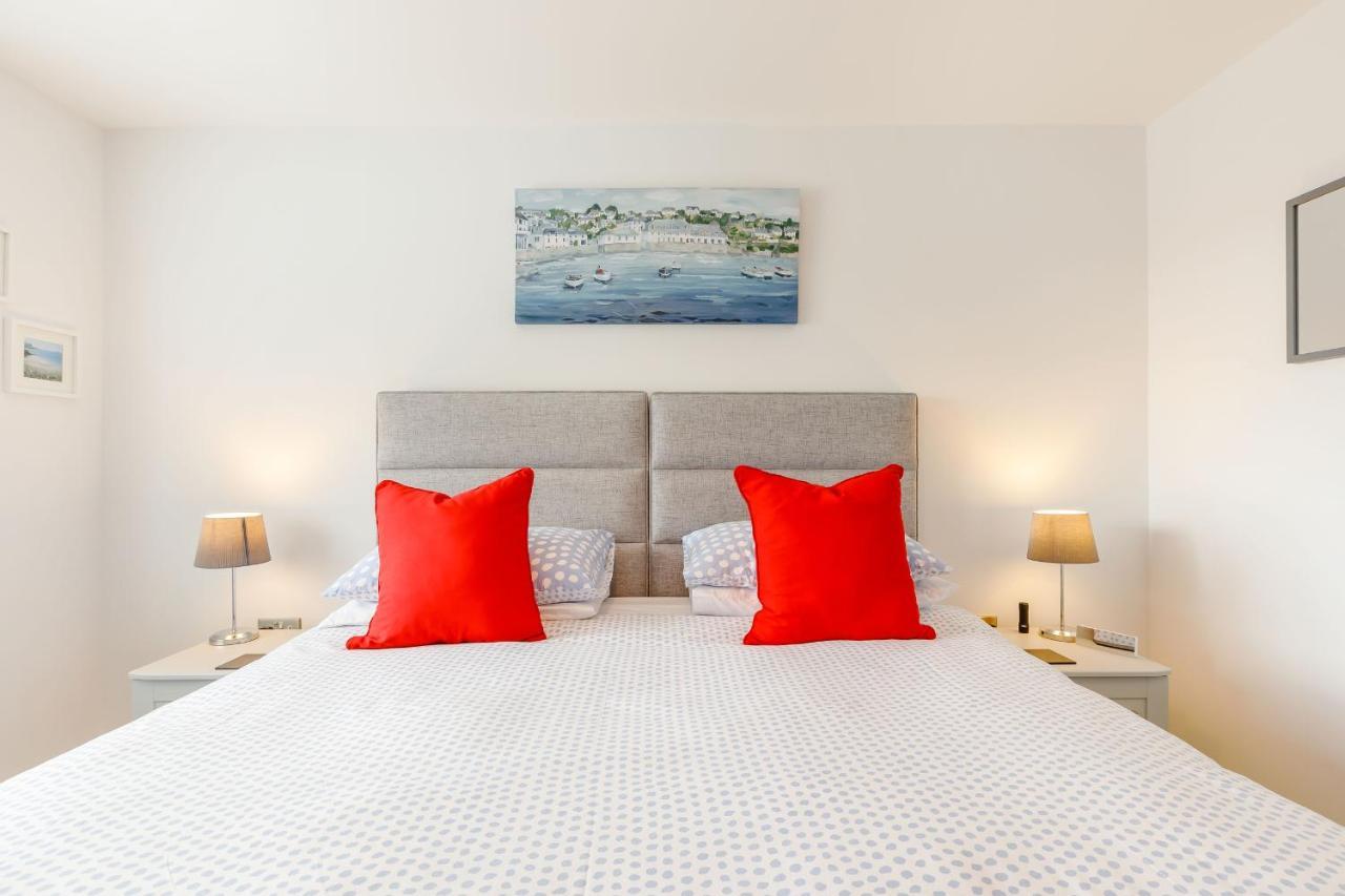 6 Chatterton Mews *