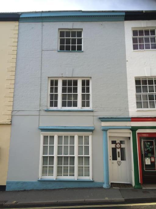 Holiday home Fermaine, 50m From Sea, Garden, Dogs, Town Centre *