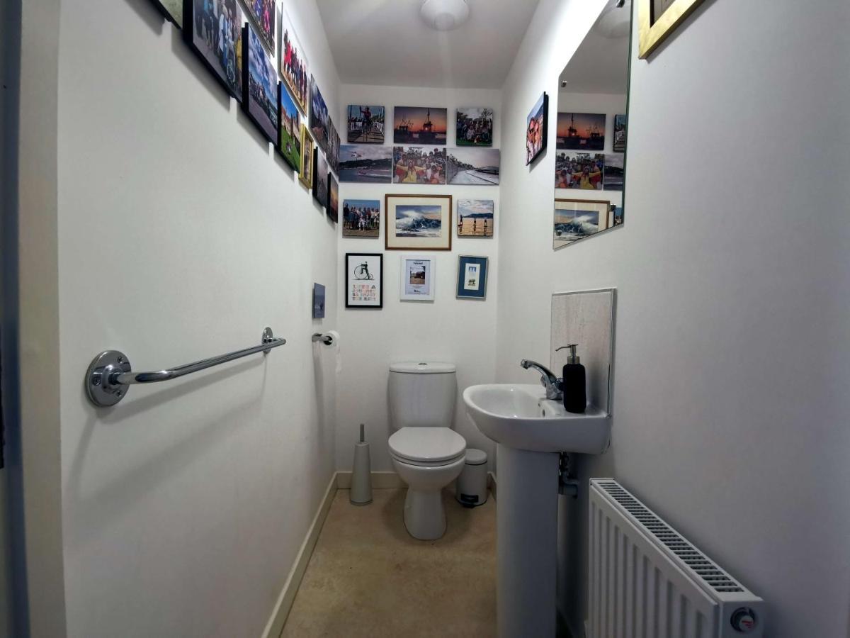 2 Bedroom House With Free Parking