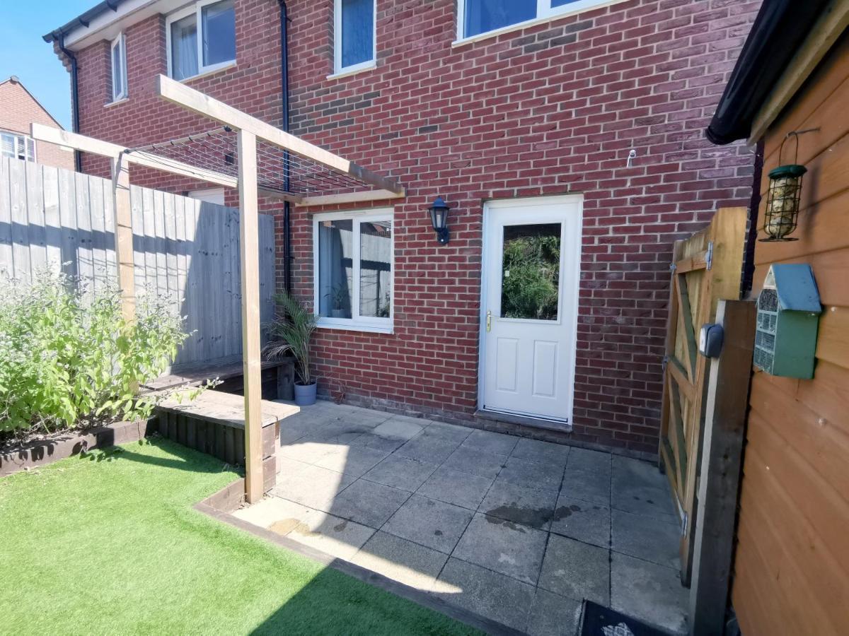 2 Bedroom House With Free Parking * Lyme Regis