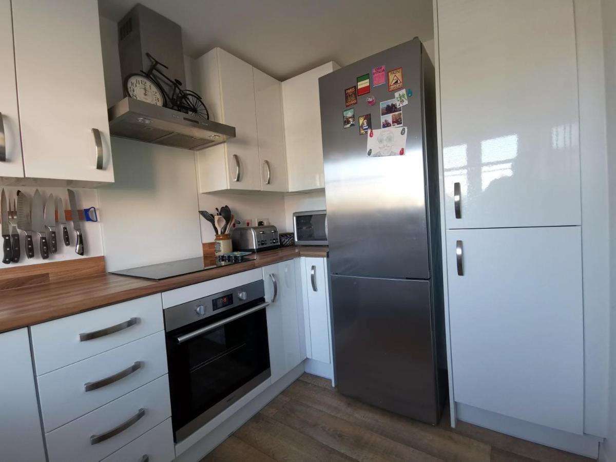 2 Bedroom House With Free Parking